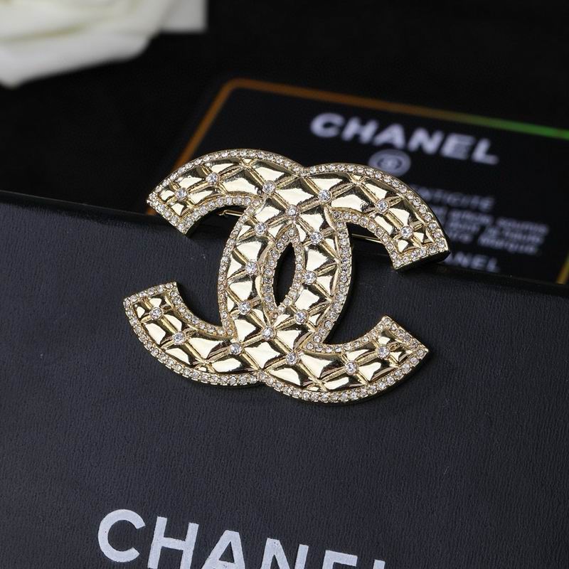 Chanel Brooch 05yxs143